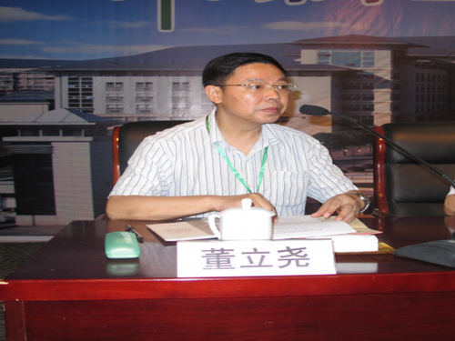 成人视频
书记董立尧教授主持会议